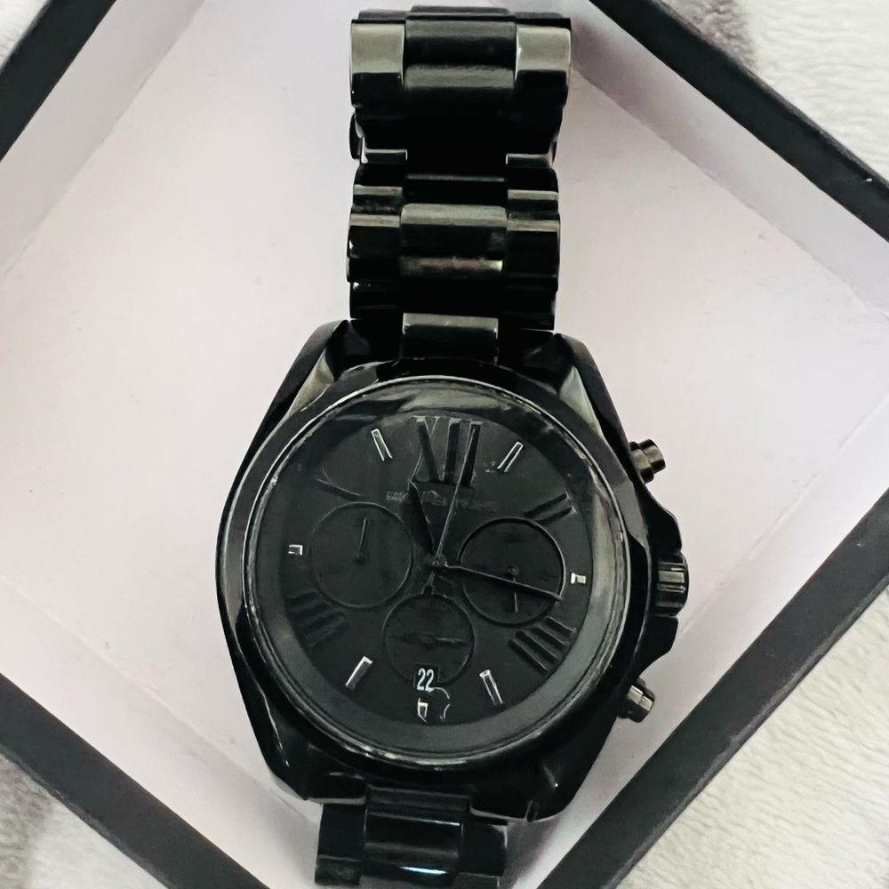 Michael Kors black on black watch